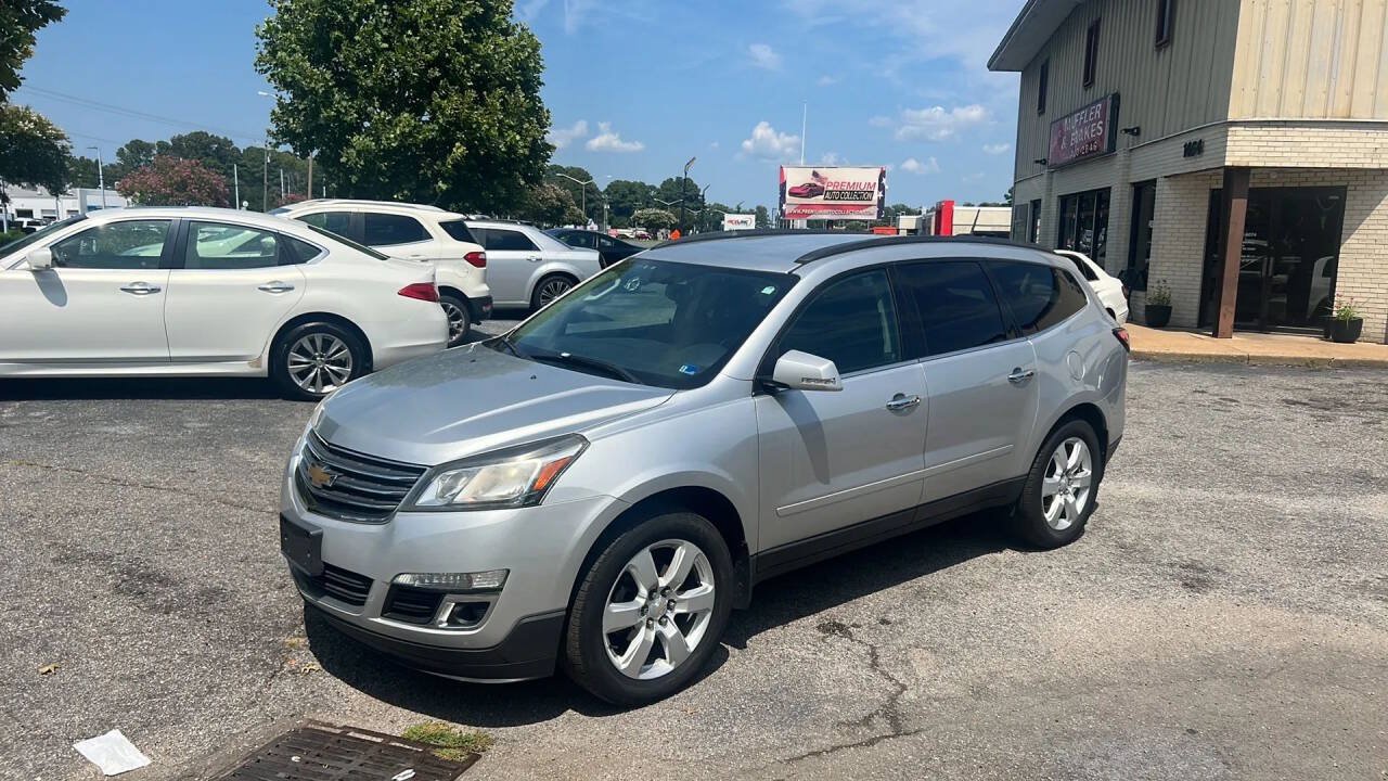 Used 2017 Chevrolet Traverse LT w/ Style and Technology Package AWD/4WD image 9