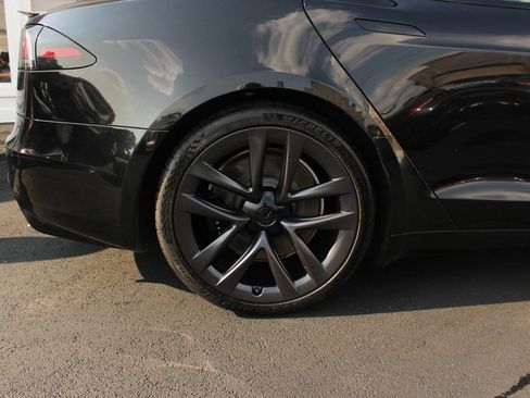 Used 2022 Tesla Model S Plaid AWD/4WD image 11