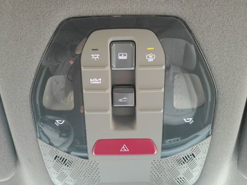 Used 2025 Kia EV9 Wind image 53