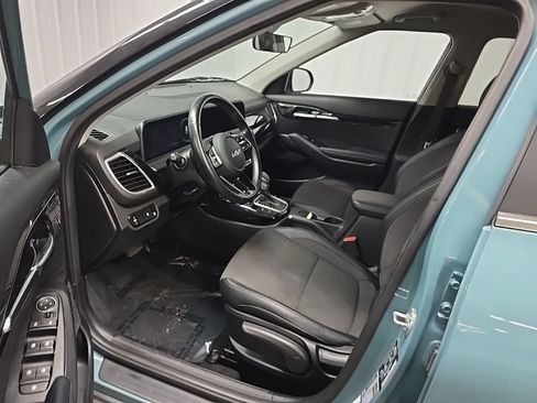 Used 2024 Kia Seltos S AWD/4WD image 28
