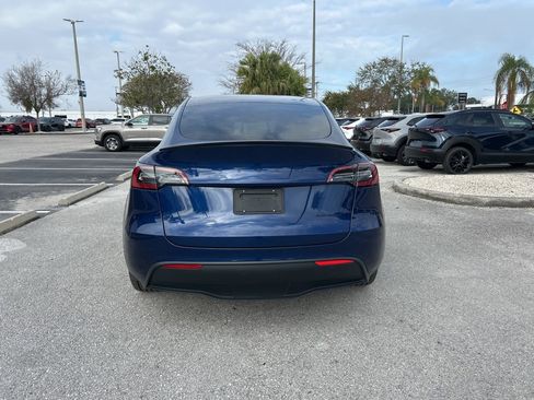 Used 2022 Tesla Model Y Long Range image 6
