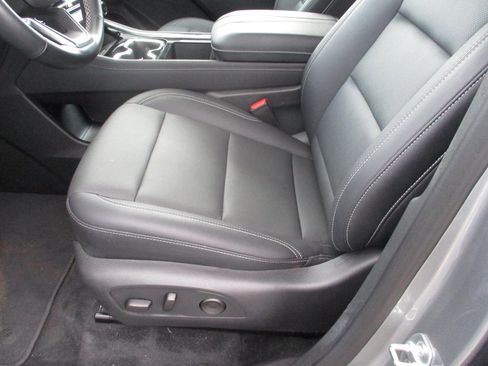 Certified 2025 Chevrolet Traverse LT image 8