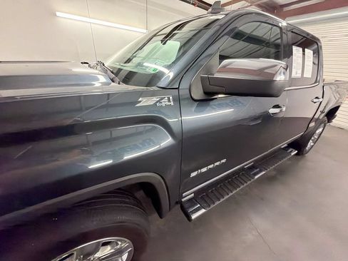 Used 2018 GMC Sierra 1500 SLT AWD/4WD image 29
