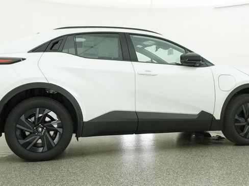Used 2026 Toyota C-HR AWD/4WD image 23