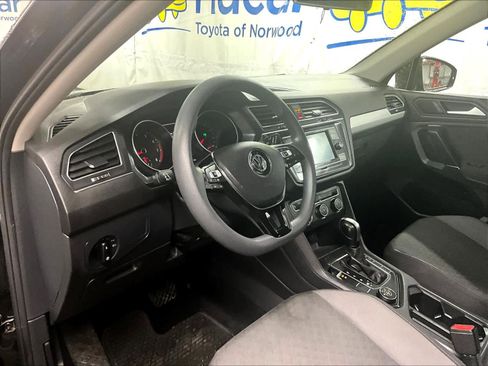 Used 2020 Volkswagen Tiguan S image 8