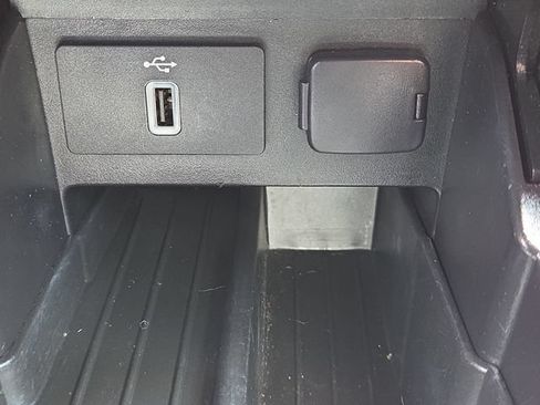 Used 2019 Ford Explorer XLT w/ Equipment Group 202A FWD image 46