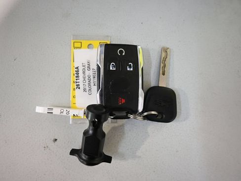 Used 2017 Chevrolet Colorado Z71 AWD/4WD image 11