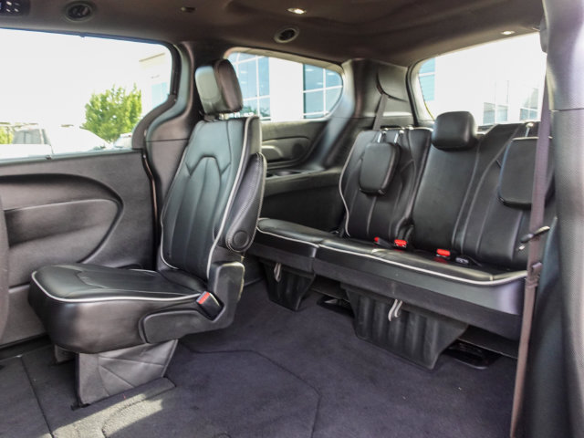 Used 2026 Chrysler Pacifica Limited w/ S Appearance Package FWD image 23