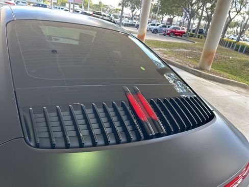 Used 2021 Porsche 911 Carrera image 18