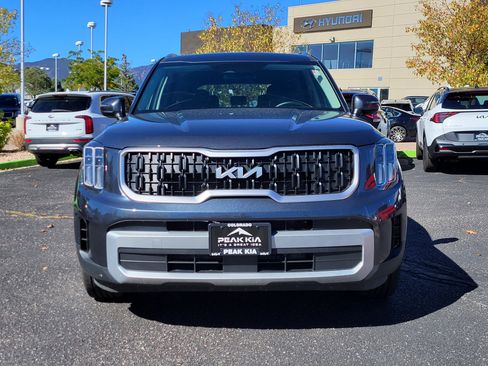 Used 2024 Kia Telluride EX w/ EX Captain's Chair Package image 6