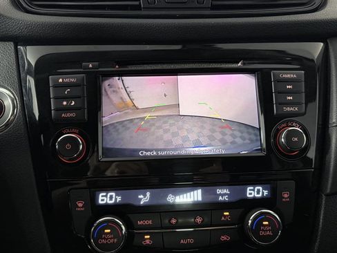 Used 2019 Nissan Rogue SV AWD/4WD image 22