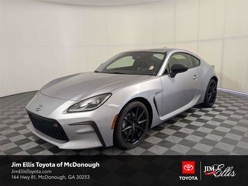 Used 2024 Toyota GR86 Premium RWD image 1