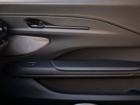 Used 2025 Aston Martin V8 Vantage Coupe image 20