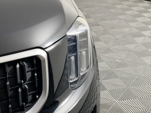 Certified 2024 Kia Telluride EX w/ EX Captain's Chair Package FWD image 9