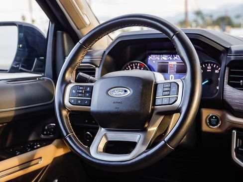 Used 2024 Ford Expedition Limited image 16