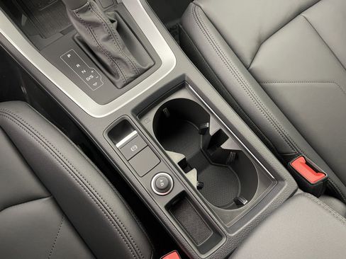 New 2025 Audi Q3 2.0T Premium image 32