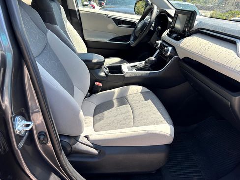 Used 2021 Toyota RAV4 XLE image 12