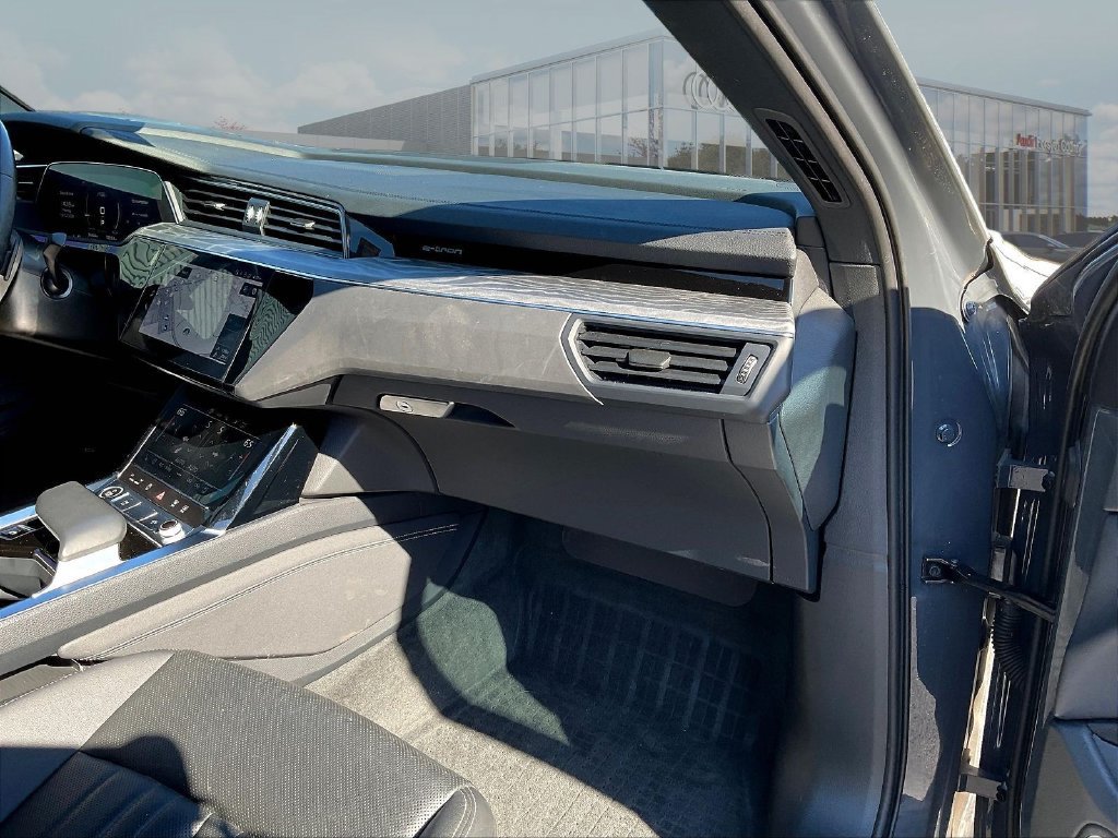 Used 2024 Audi Q8 e-tron Premium Plus AWD/4WD image 28