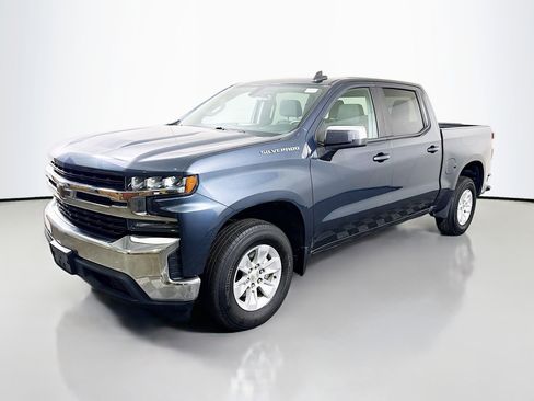 Used 2020 Chevrolet Silverado 1500 LT w/ Trailering Package image 4