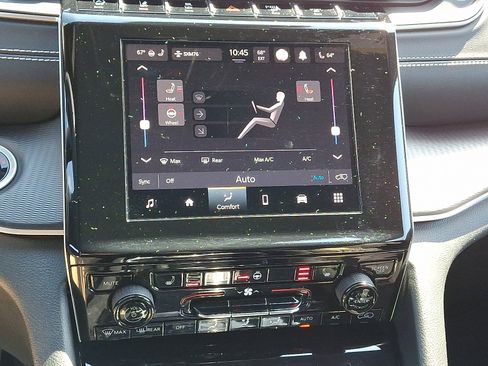 Certified 2023 Jeep Grand Cherokee Altitude image 15