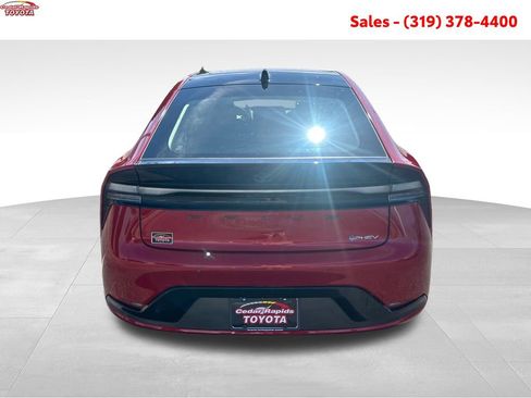New 2026 Toyota Prius Plug-In Hybrid FWD image 4