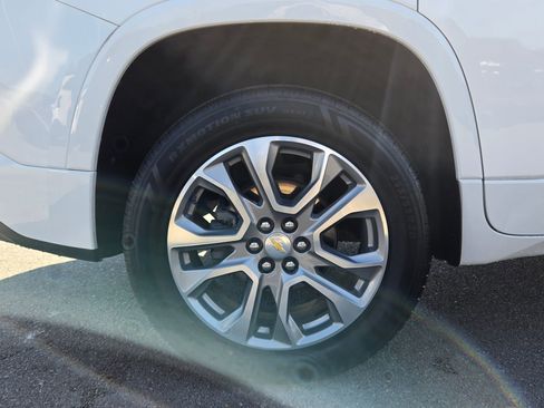 Used 2021 Chevrolet Traverse Premier w/ LPO, Floor Liner Package FWD image 17