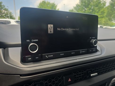 Used 2023 Honda Accord EX image 19