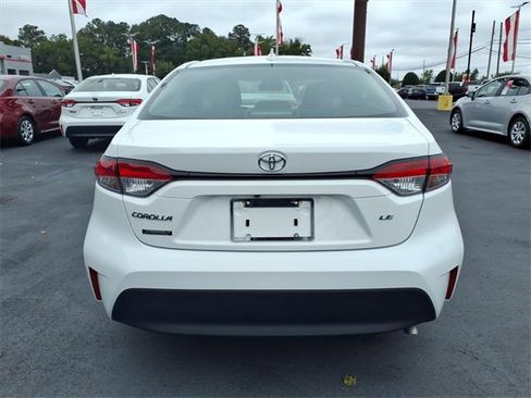 Used 2024 Toyota Corolla LE image 2