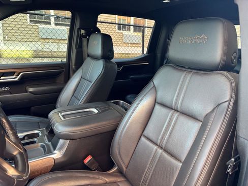 Used 2022 Chevrolet Silverado 1500 High Country w/ High Country Premium Package image 13