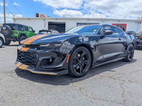 Used 2023 Chevrolet Camaro LT RWD image 8