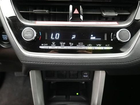 Used 2024 Toyota Corolla Cross LE FWD image 27
