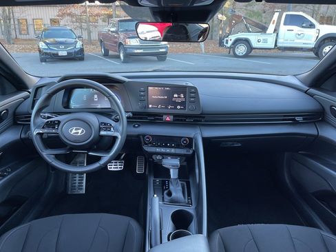 Certified 2025 Hyundai Elantra Sport image 8