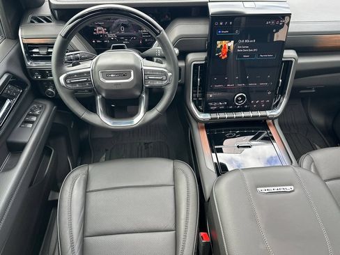 Used 2025 GMC Yukon XL Denali w/ Denali Reserve Package AWD/4WD image 25
