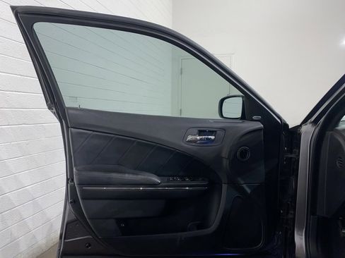 Used 2014 Dodge Charger R/T image 9