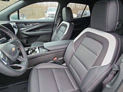 New 2025 Chevrolet Blazer EV LT image 19