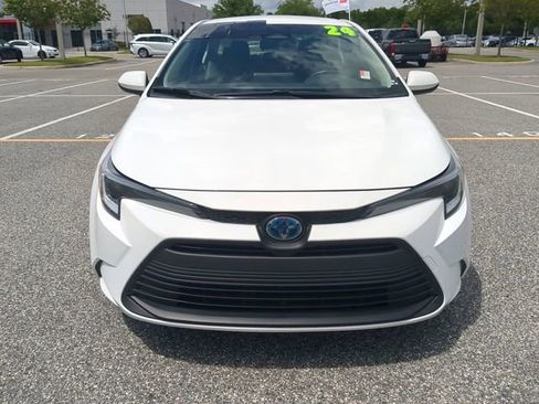 Certified 2024 Toyota Corolla LE FWD image 9