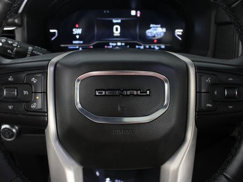 Used 2023 GMC Yukon Denali image 15