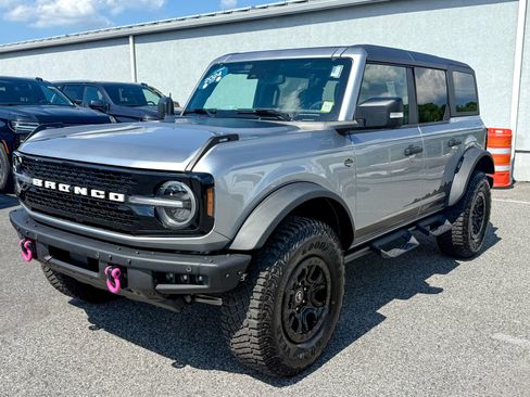 Used 2024 Ford Bronco Wildtrak AWD/4WD image 3