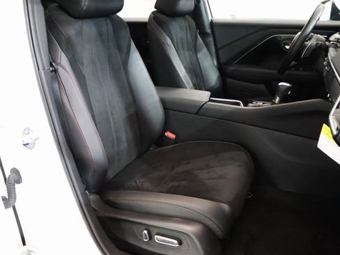 Used 2025 Acura ADX A-Spec image 13