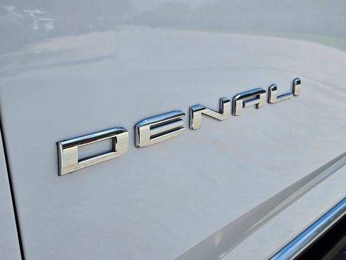 Used 2022 GMC Yukon Denali AWD/4WD image 10
