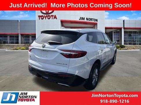 Used 2018 Buick Enclave Essence FWD image 4