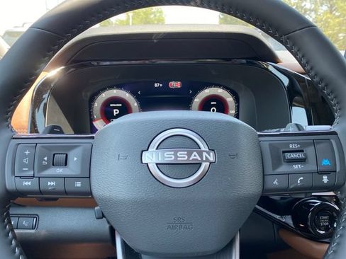 New 2026 Nissan Pathfinder Platinum AWD/4WD image 17
