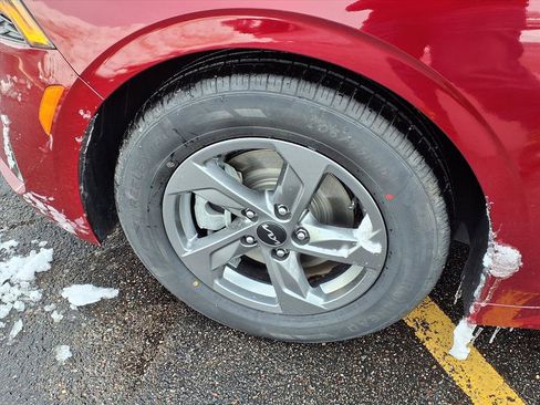 Used 2022 Kia K5 LXS image 12