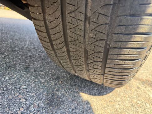 Used 2021 Land Rover Range Rover Velar R-Dynamic S image 32