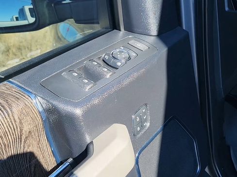 Used 2021 Ford F250 Lariat w/ Lariat Value Package image 7