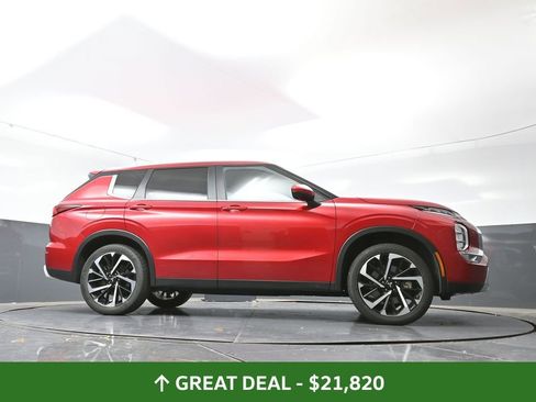 Used 2024 Mitsubishi Outlander SE image 52