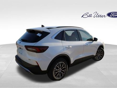 New 2025 Ford Escape SE image 3