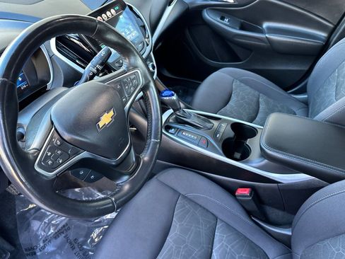 Used 2018 Chevrolet Volt LT w/ Comfort Package FWD image 10