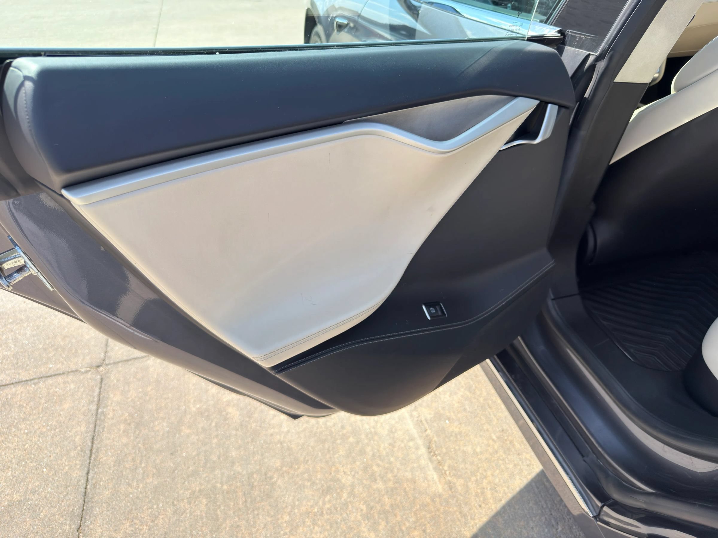 Used 2018 Tesla Model S 100D AWD/4WD image 25