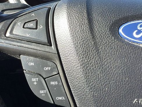 Used 2022 Ford Edge SEL image 12